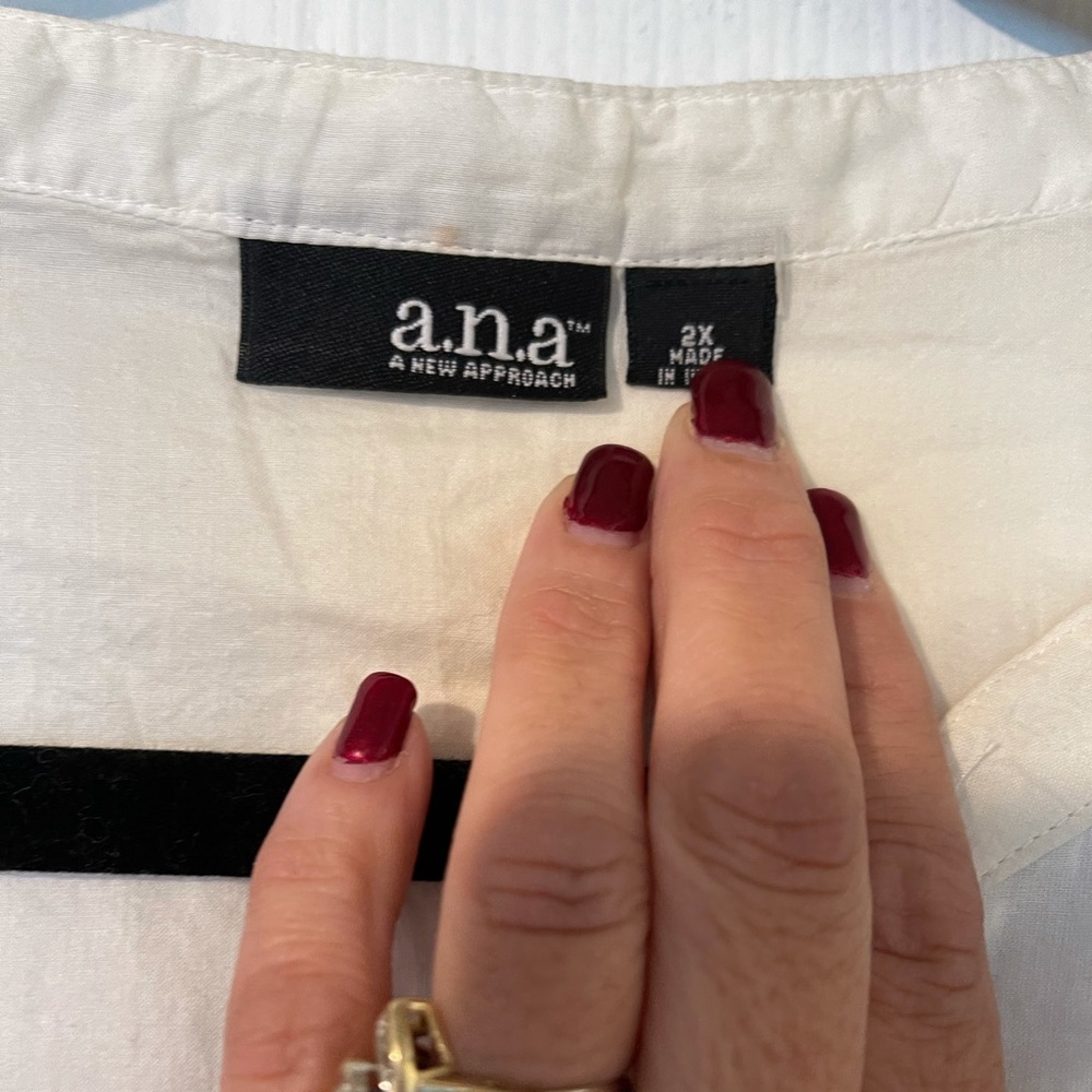 NWT- ANA - Cool White V-Neck Top Size - 2X - Picture 7 of 8